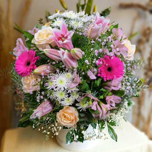 - Pink Flower Bouquets Delivery For Valentine’s Day