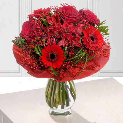 - Valentine's Day Red Bouquet Delivery