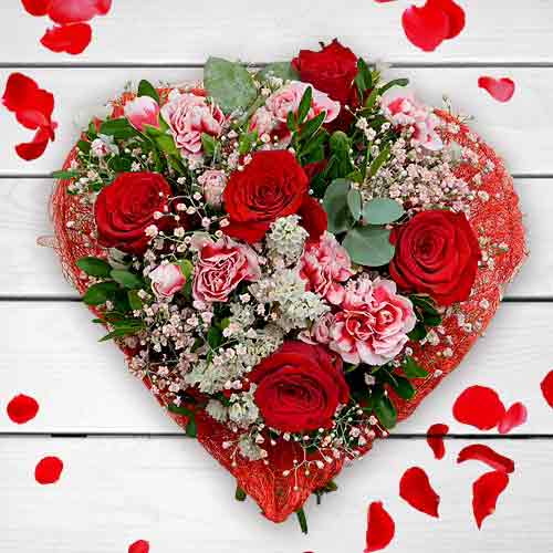 - Heart-shaped Flower Bouquets For Valentine’s Day