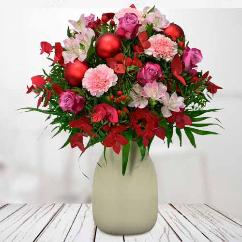 Merry Luxe Christmas Bouquet-Send Festive Xmas Flower Bouquets