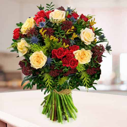 Festive Flower Glow-Vibrant Winter Flower Bouquet Arrangements