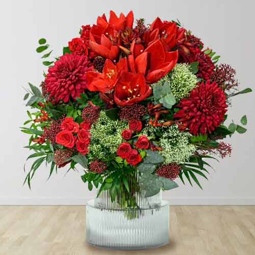 - Romantic Christmas Bouquet