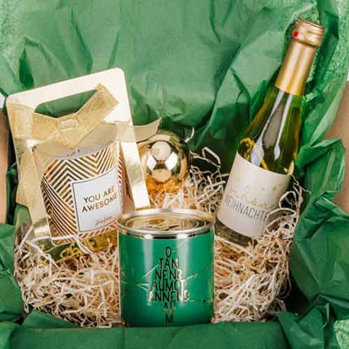 - Holiday Gift Box For Girlfriend