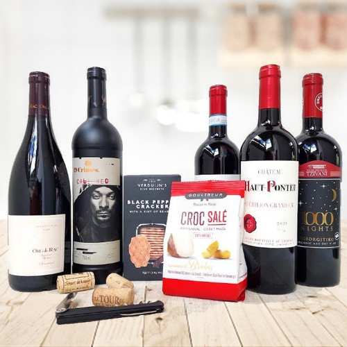 Red Wines And Delicious Snacks