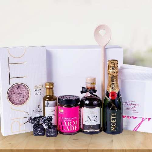 - Women's Day Gift Hamper Delivery