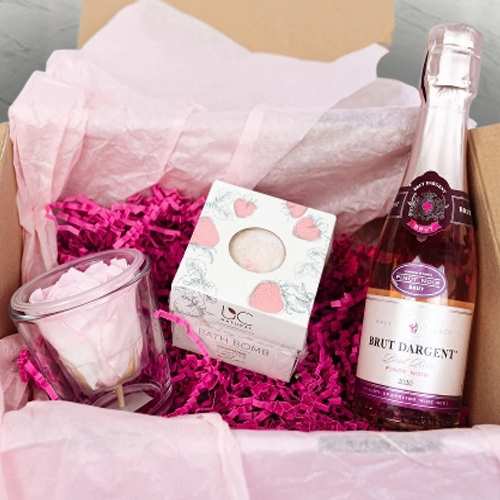 - Order Women's Day Gift Hamper For Wife